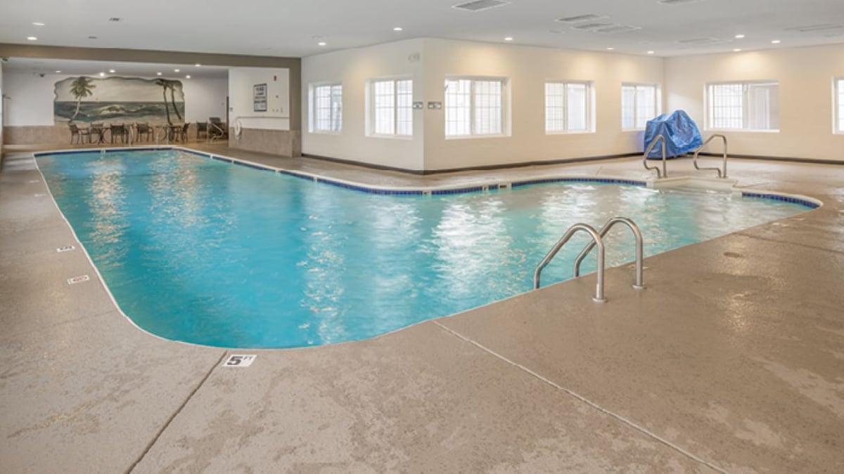 Summer Splash - Indoor & Outdoor pools, Sleeps 4-6