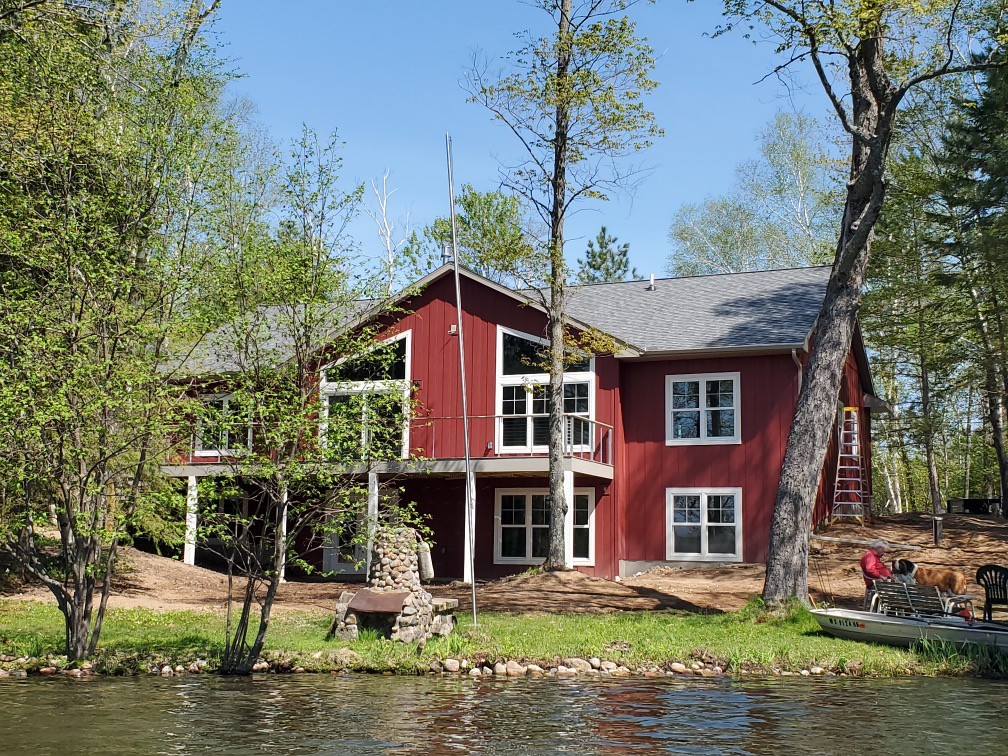 Red Barn Lake House in Wisconsin Northwoods