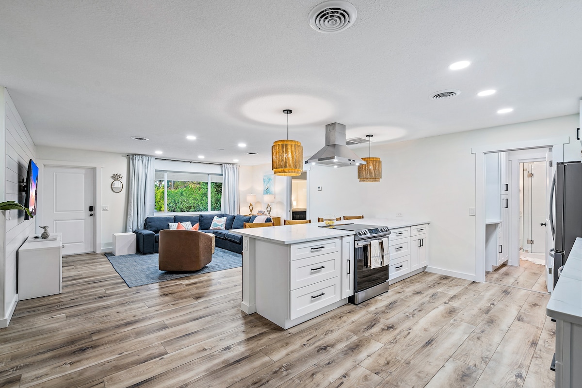 New Modern Coastal Home in Heart of Tequesta, FL