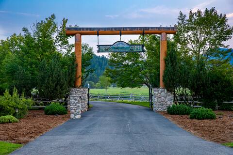 160 Acre Gorgeous Montana Ranch/Estate.