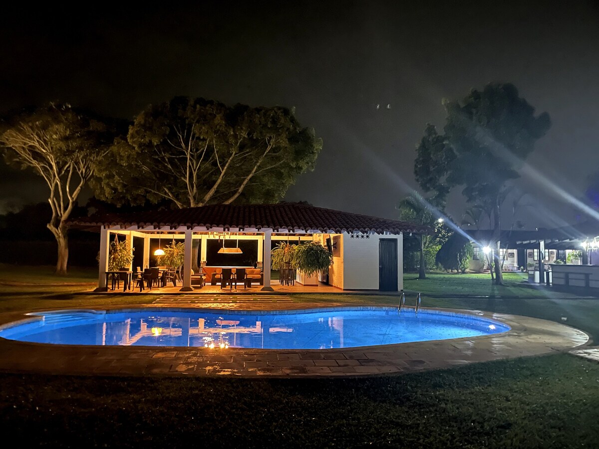 Casa de campo  en Rozo  con  amplias zonas verdes