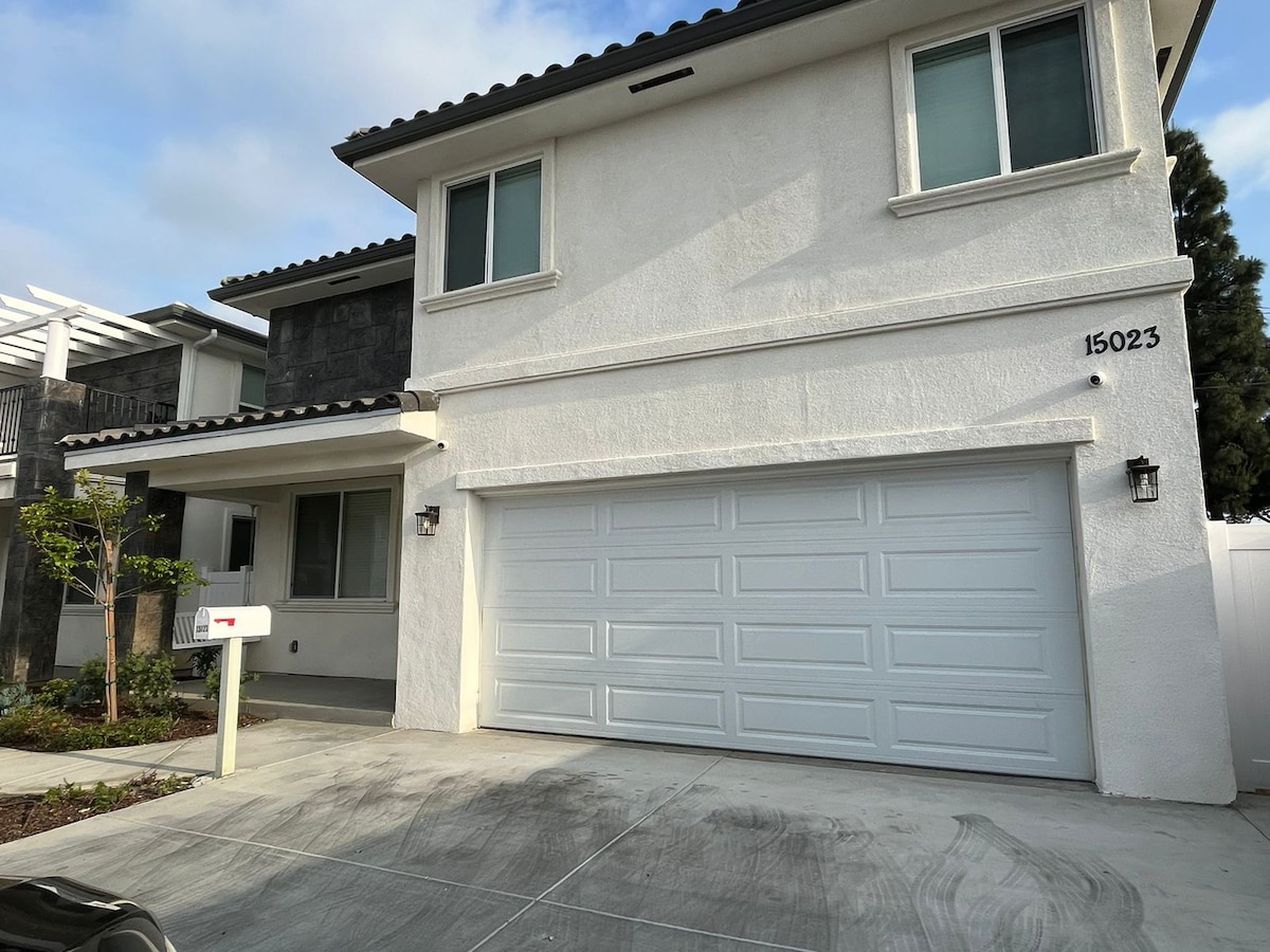 Charming Master Room with en-suite- Central LA!