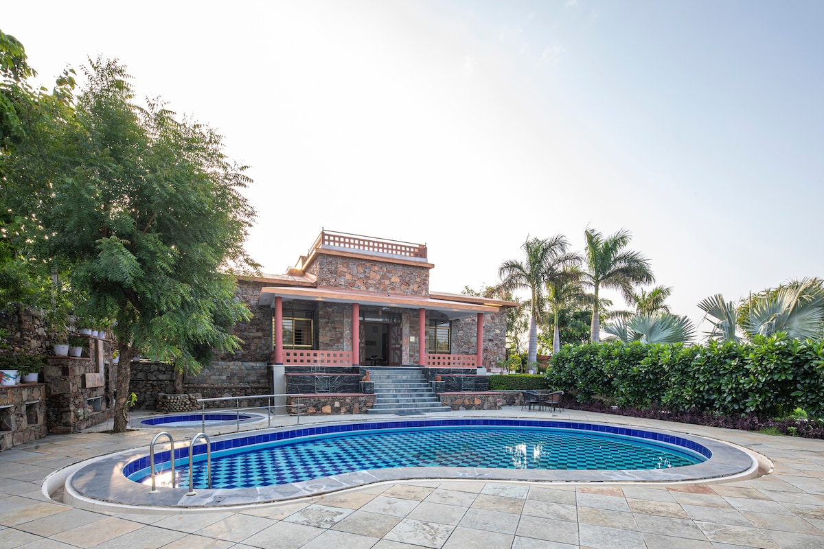 Splendid 2BHK w/Pool+Gazebo+View @ The Wild Orchid