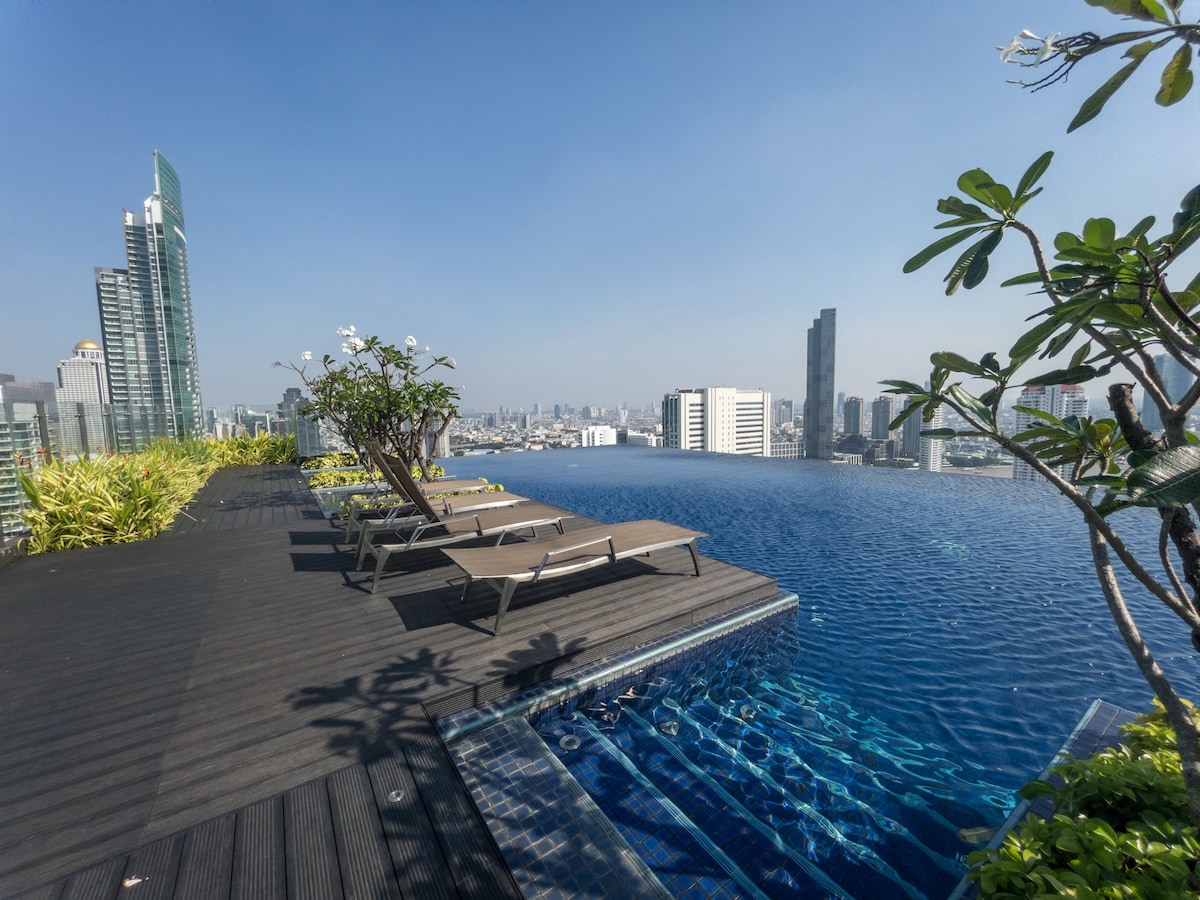 豪华公寓，带无边泳池和曼谷景观