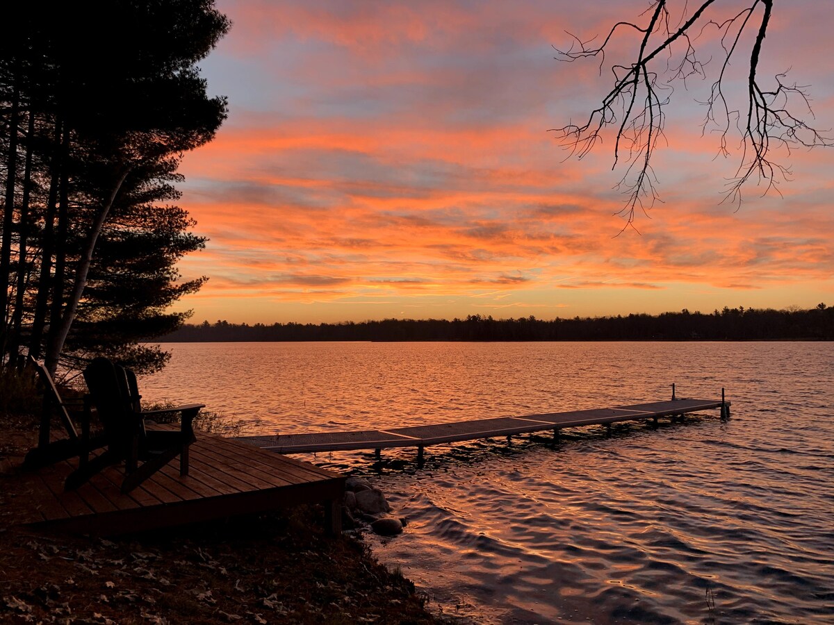 雪松湖（ Cedar Hedge Lake ）的宁静之家