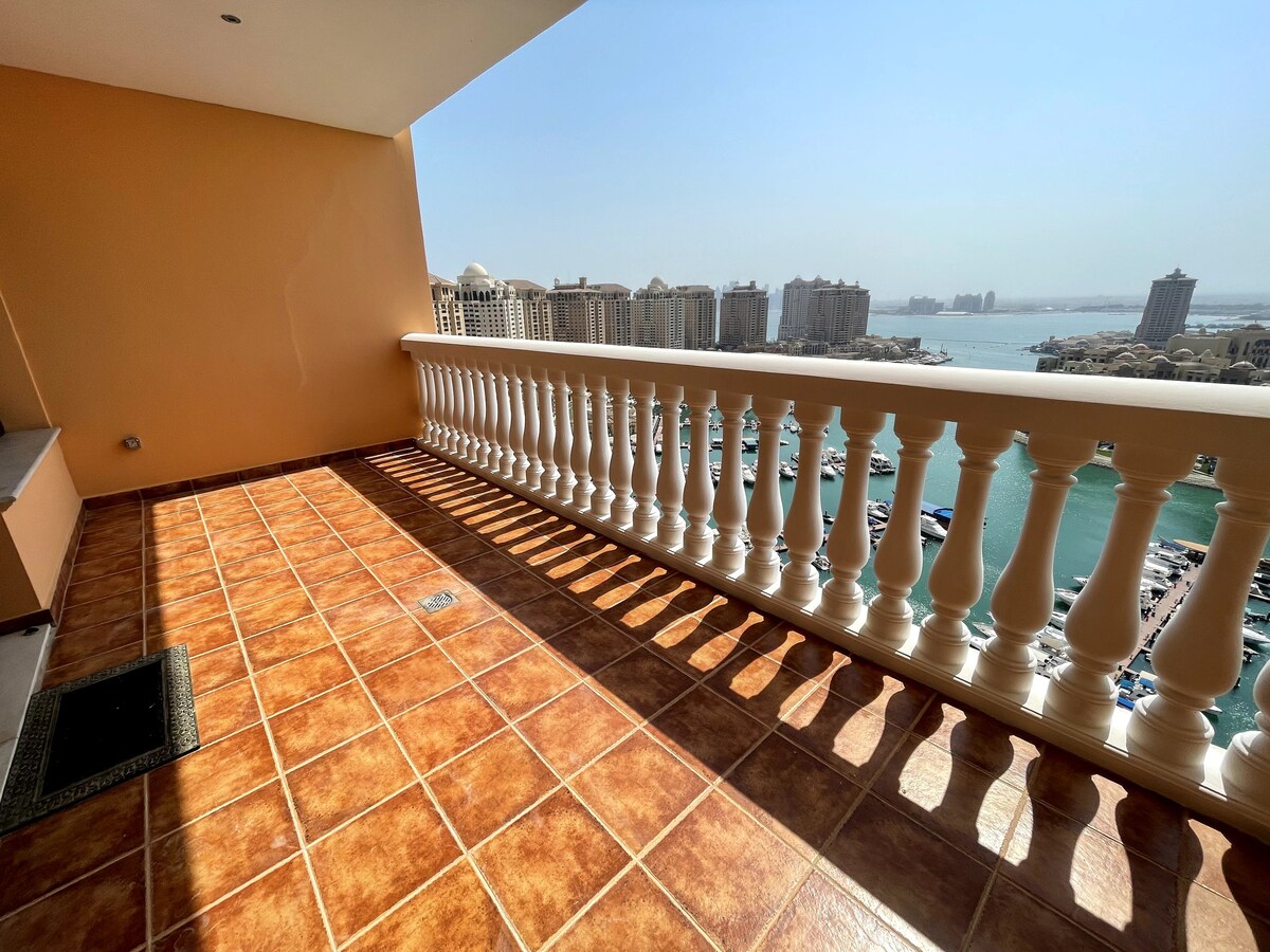 Lovely 2 Bedrooms Unit With Stunning View