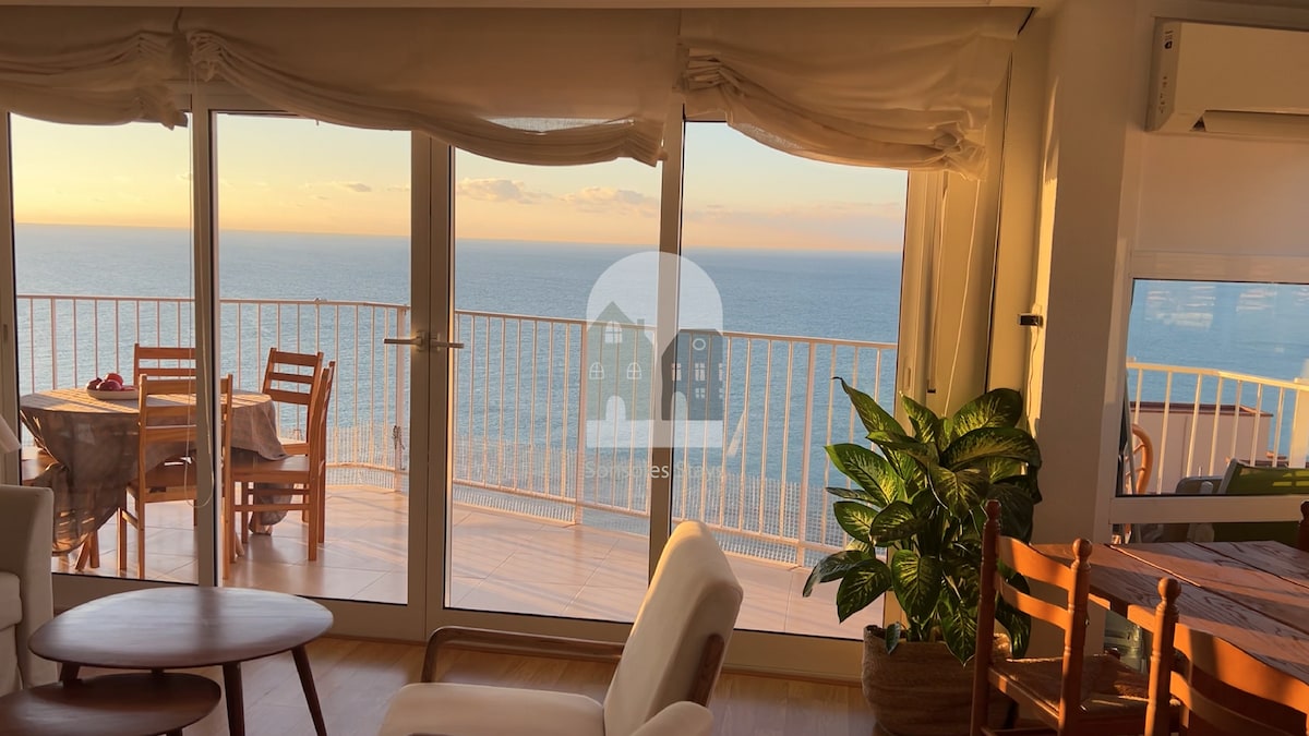 Stunning sea view 3-bedroom by Sonsoles Stays
