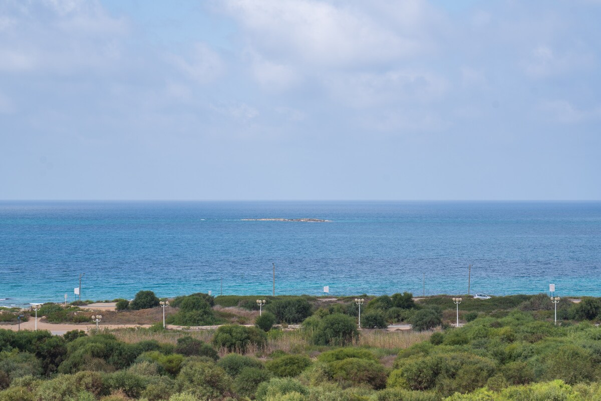 Stunning Apartment w/ Balcony &Panoramic Sea View