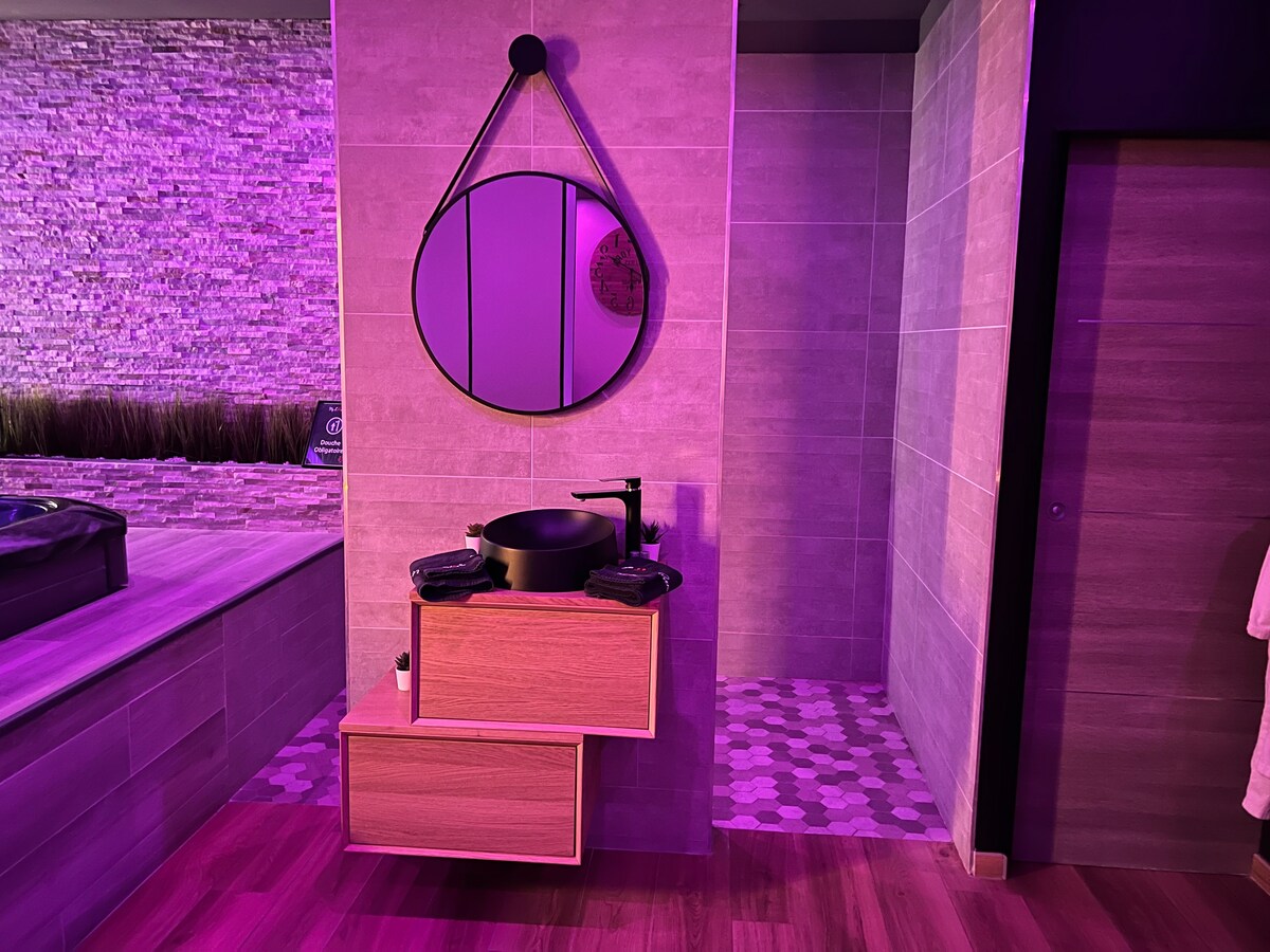 Suite spacieuse de 65m2 avec Jaccuzi et sauna