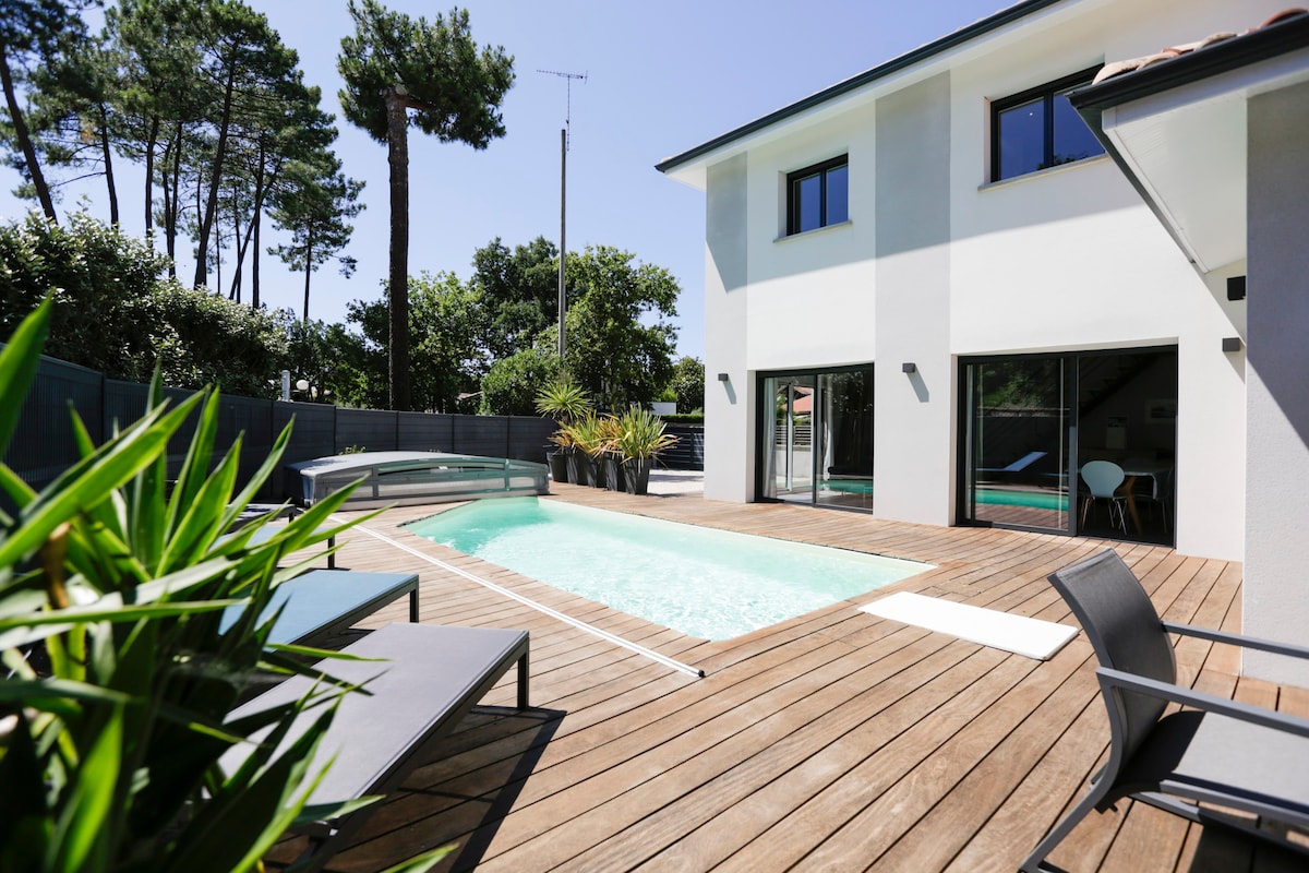 Belle villa neuve avec piscine proche plages, clim