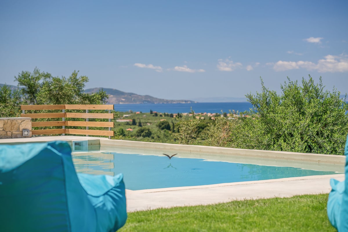 Merovigli Villa - 4 Bedroom with private pool