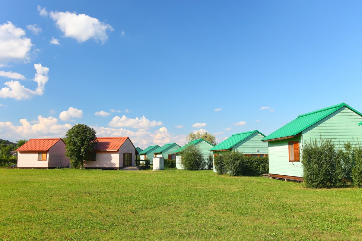 Klidné ubytování s parkováním u bungalovu