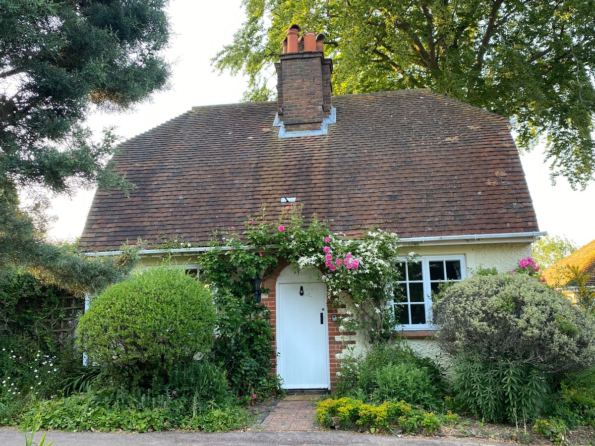 Surrey Hills Country Cottage