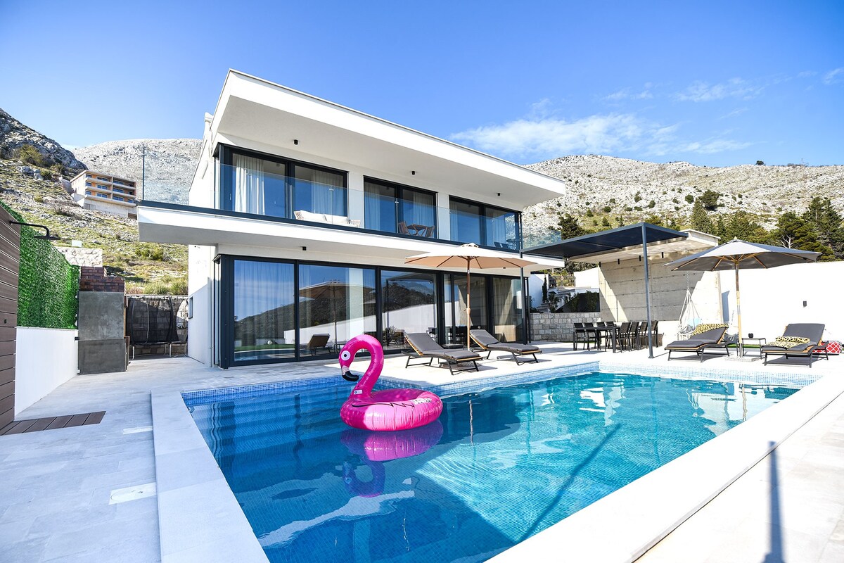 Luxury Villa Mika with private pool near Dubrovnik