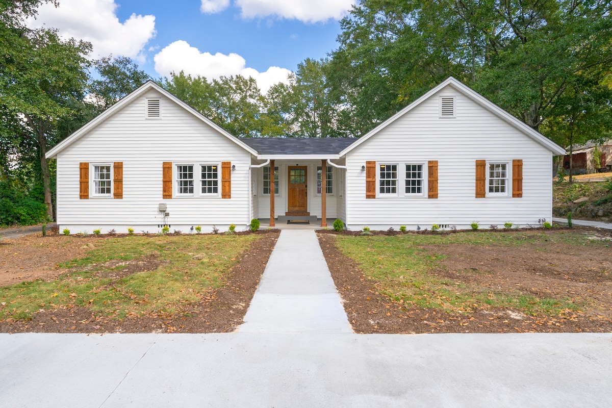 Cozy 4BR Cottage in Downtown Warm Springs