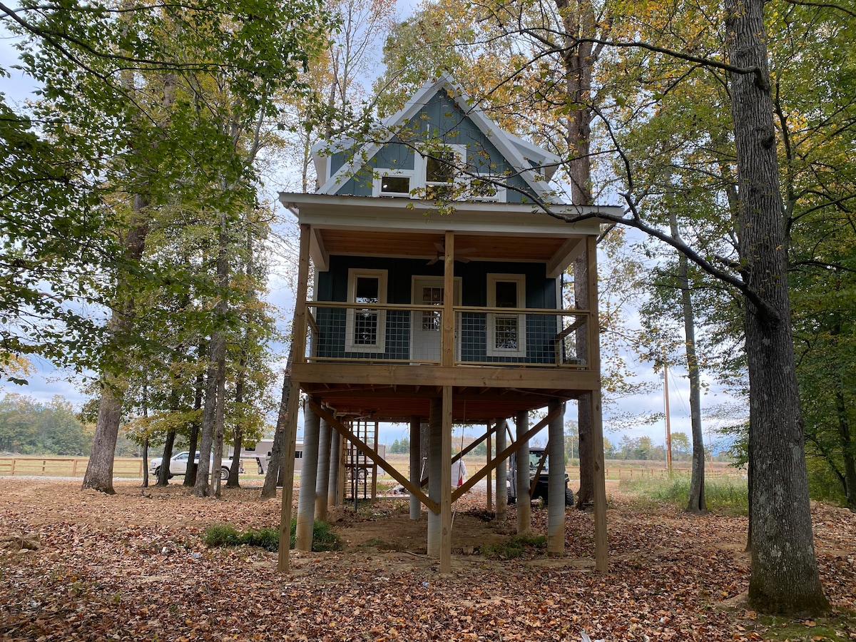 Waterfront Cottage at Ketners Mill Arena