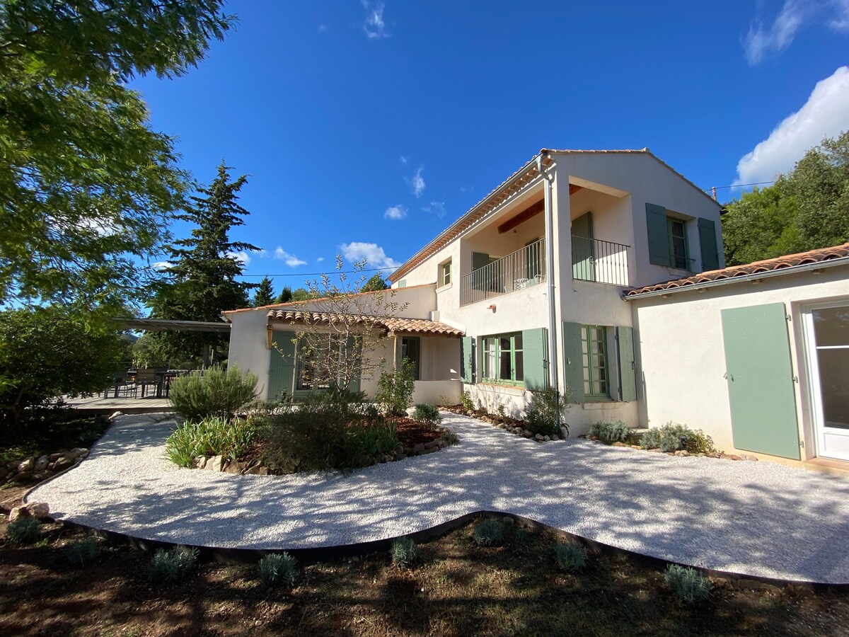 Maison au cœur des vignes du Massif des Maures