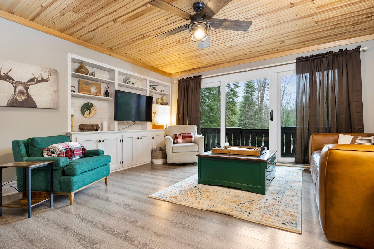 Family Chalet w/ Lake MI Access|Gameroom|Firepit