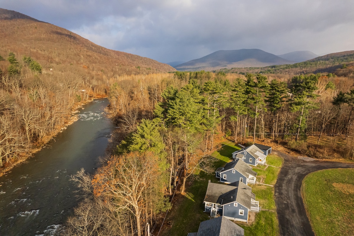 Perch Cottages #5: Creek access + mountain views