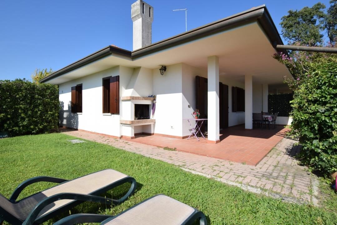 [Close to the beach] Bright house with garden