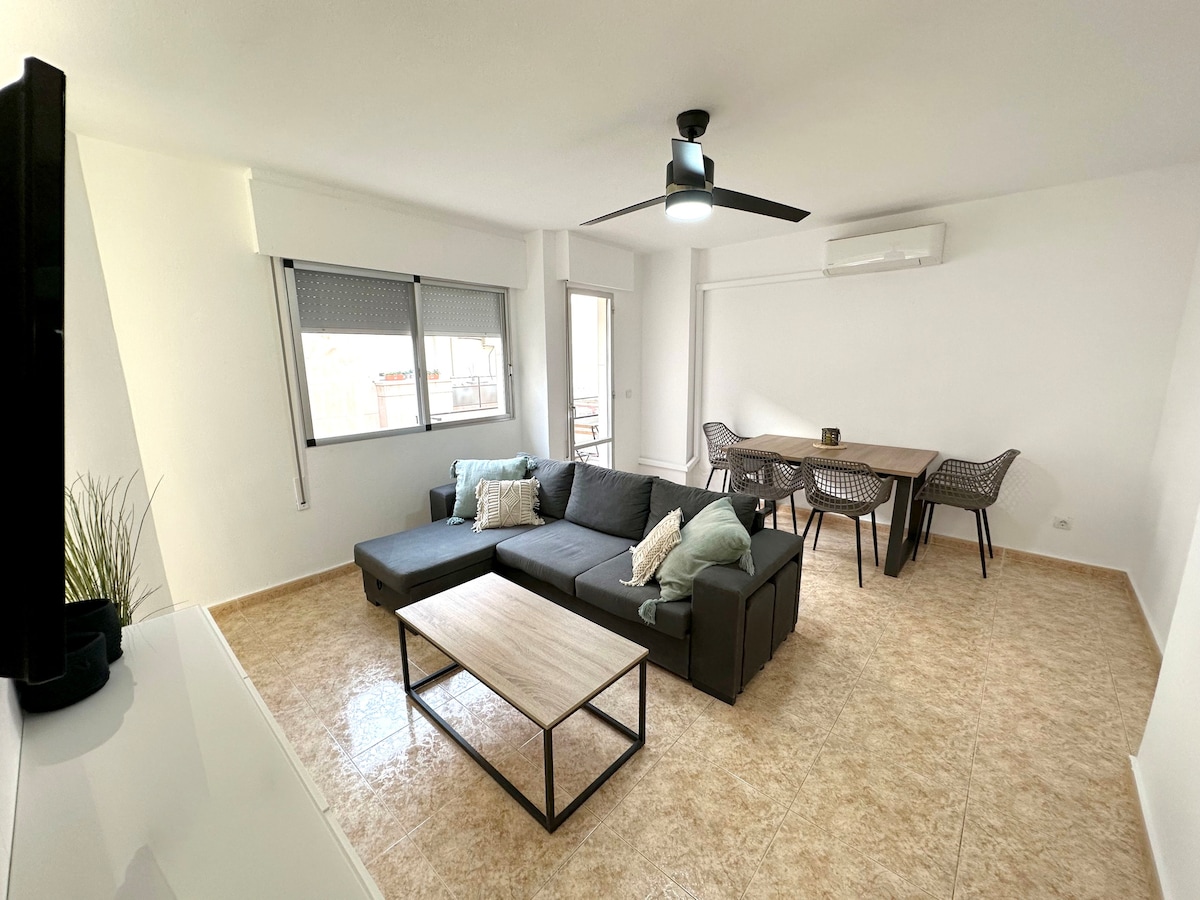 Modern, central and beach. Apartment in Aguilas.