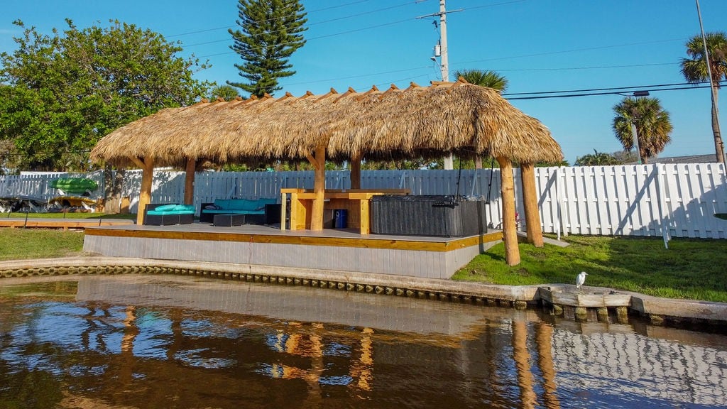 Tiki钥匙-海滨Tiki小屋和热水浴缸