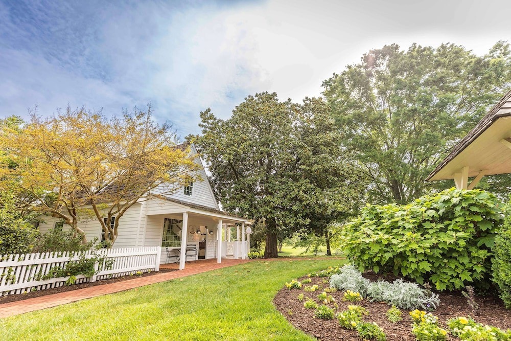 Colonial Williamsburg Spacious 4 Bedroom Suite!