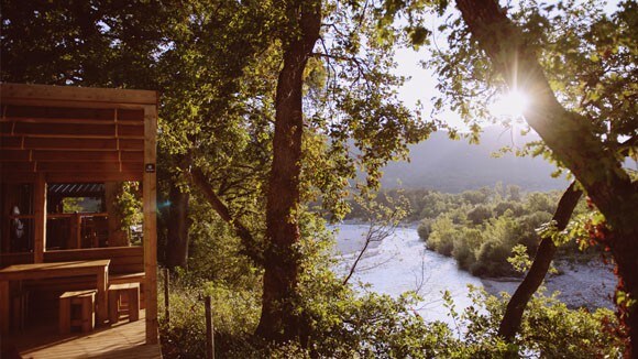 可欣赏全景河景的度假木屋