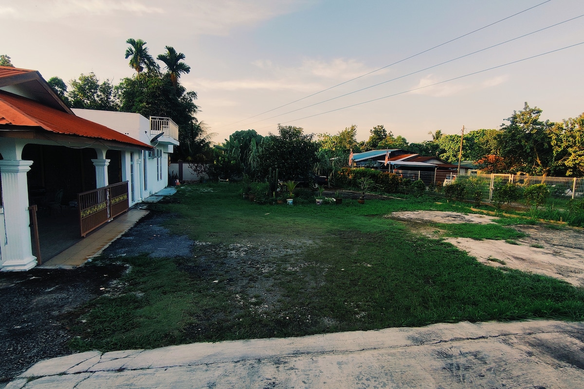 The White House @ Kundang Village