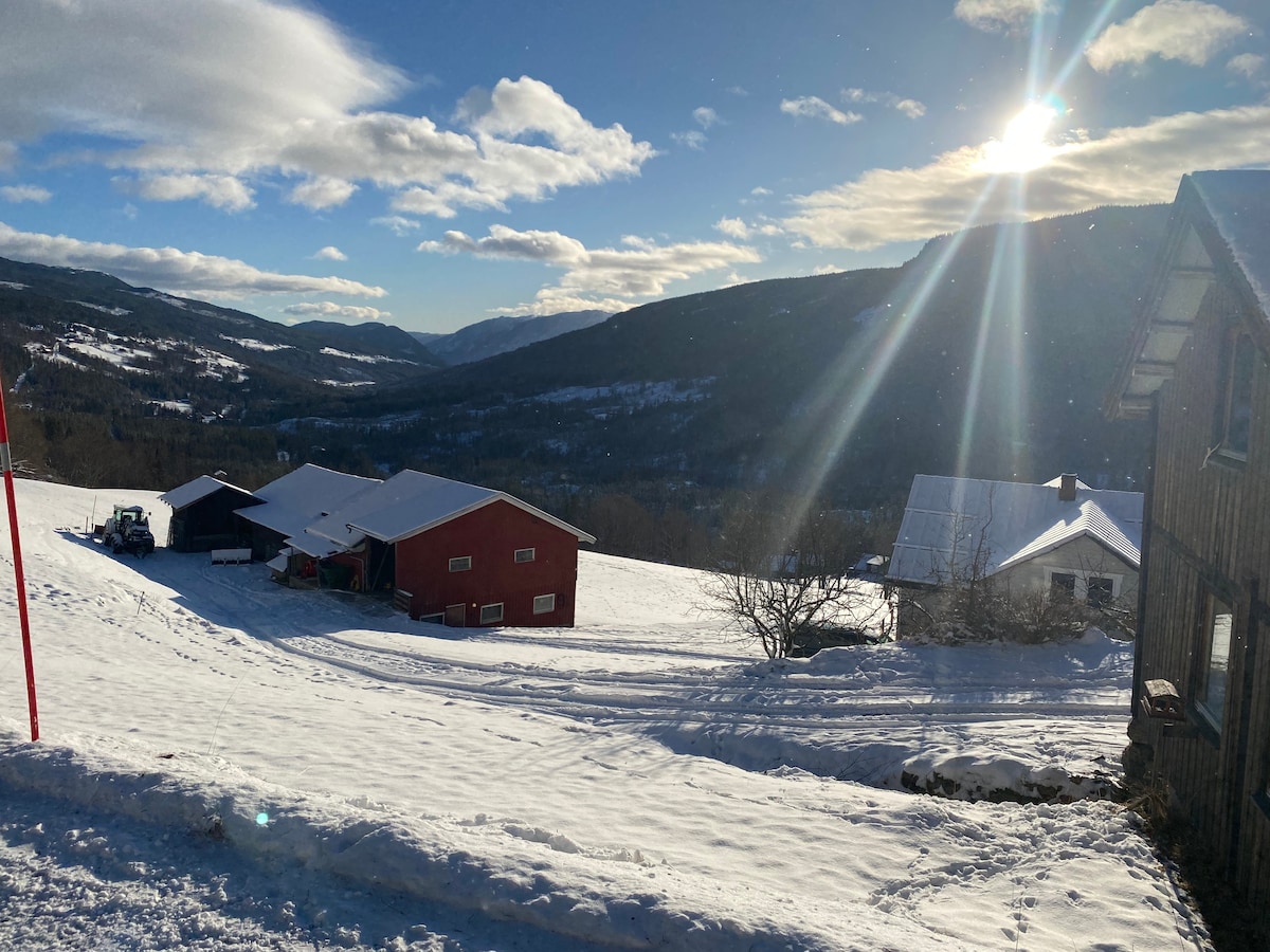 Sjarmerende hus  landlige omgivelser flott utsikt