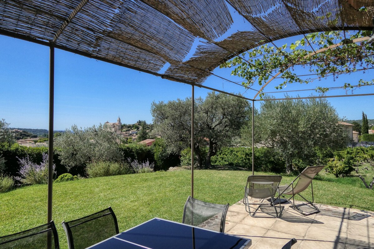 Gîte avec piscine chauffée au pied du Ventoux