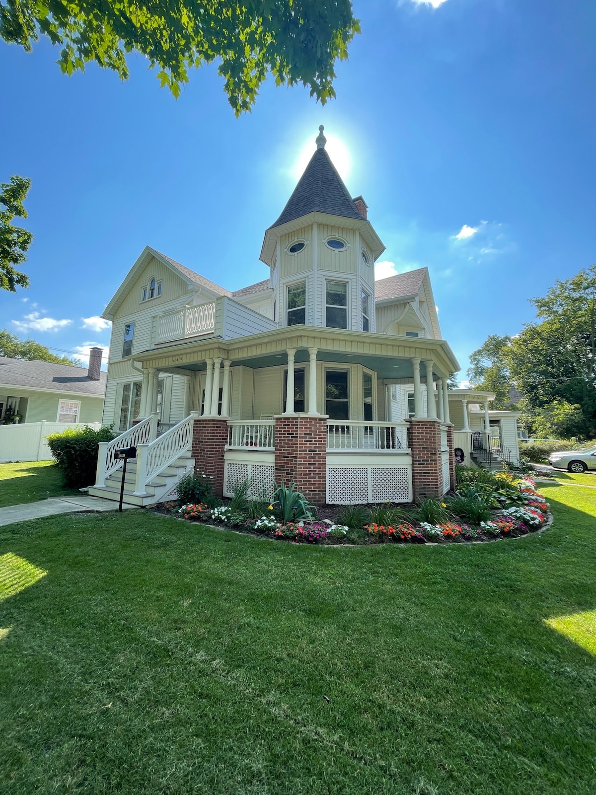 The Pfaff Haus- Historic Victorian Home