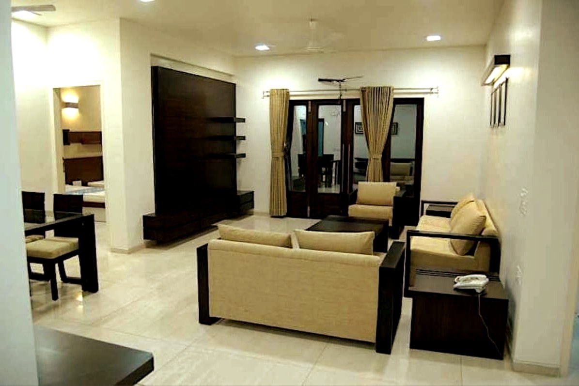 3 bed luxury apt in the heart of Alkapuri