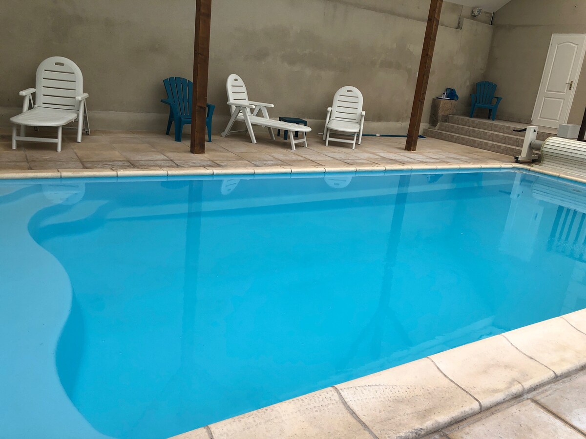Manoir Vallee du Lys 30-45人/室内游泳池