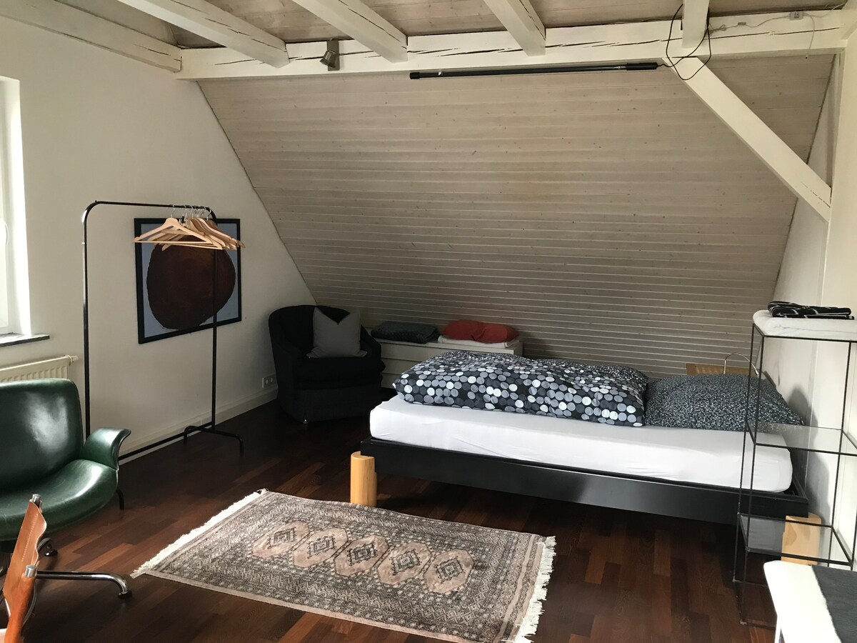 Großzügiges Zimmer in Ulm