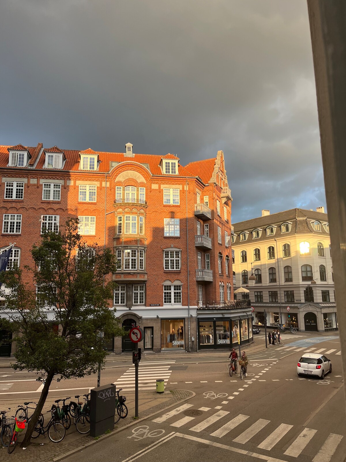 位于哥本哈根市中心的宽敞公寓