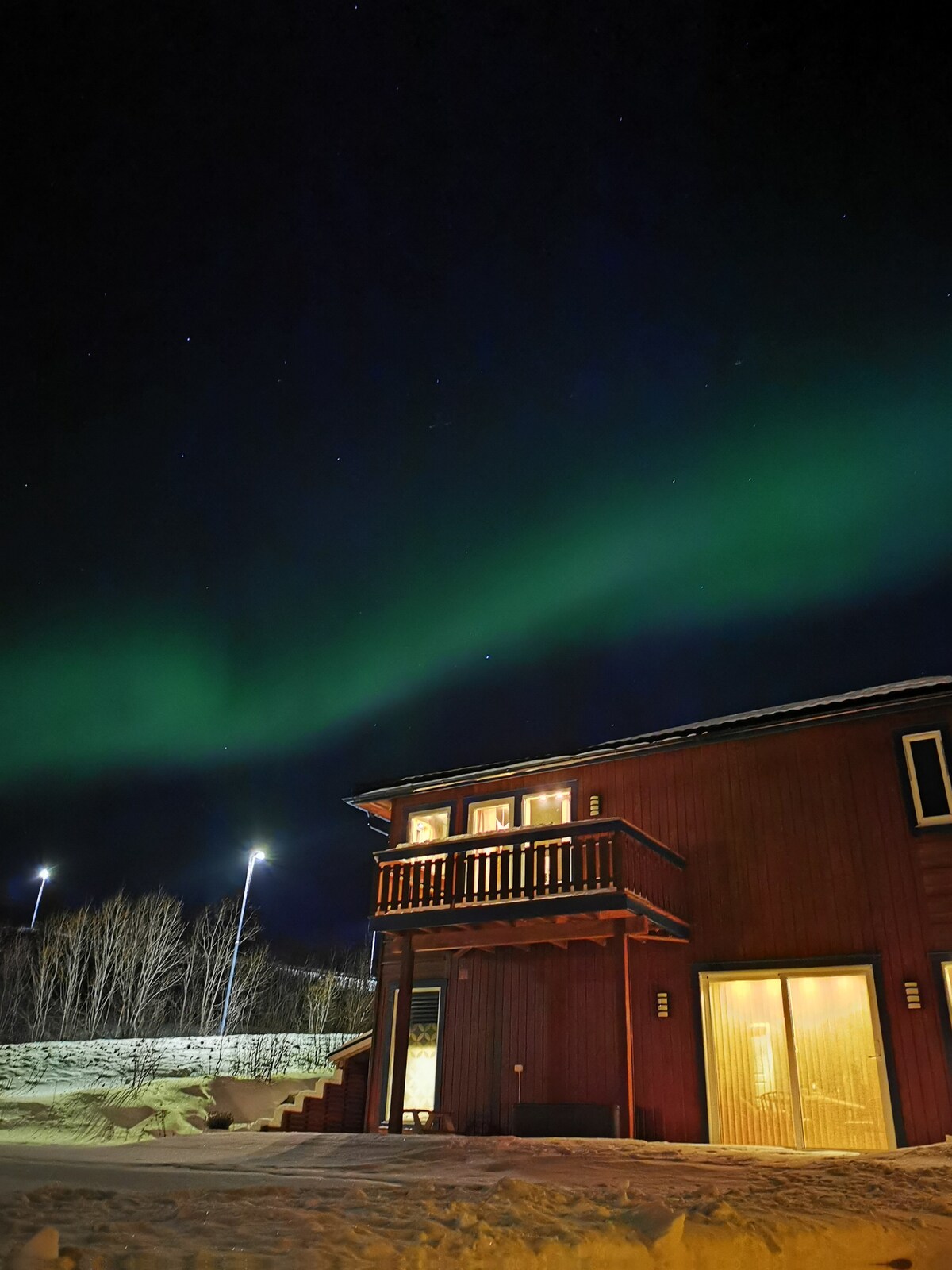 Familievennlig hus med god plass både inne og ute.