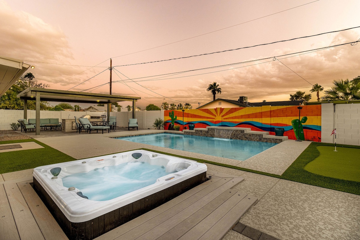 Sunset Villa in Old Town w/ Hot tub & Heated Pool!