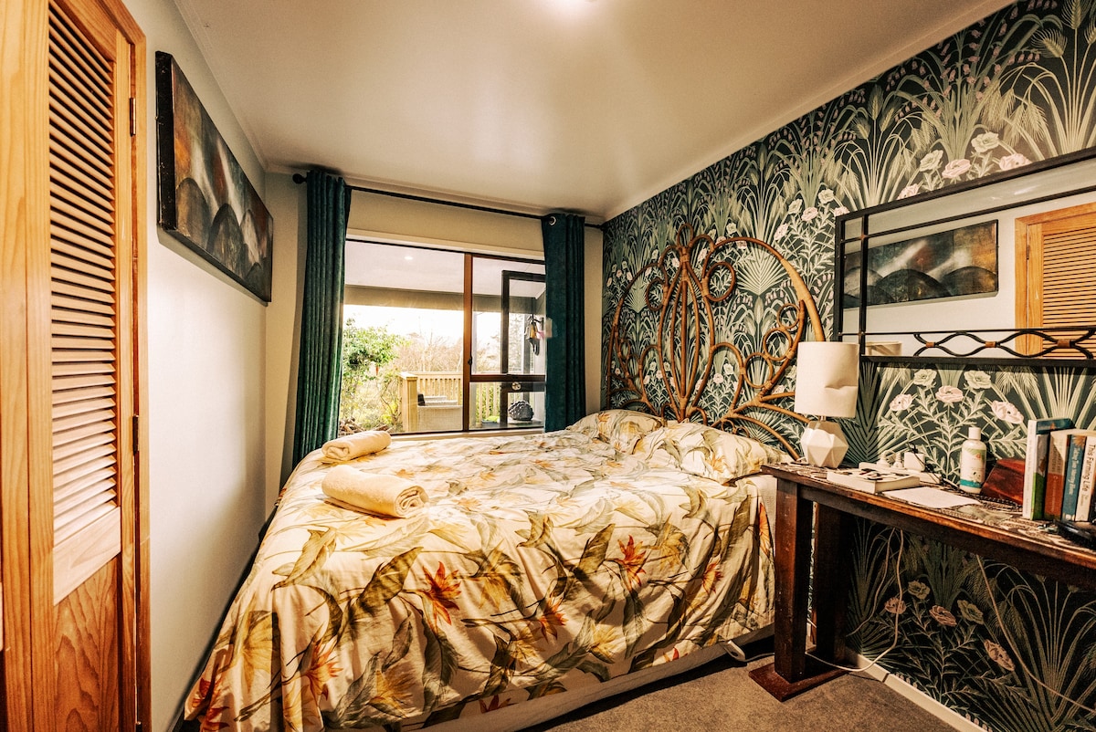 为您的Whanau提供宽敞的7卧室住宿。