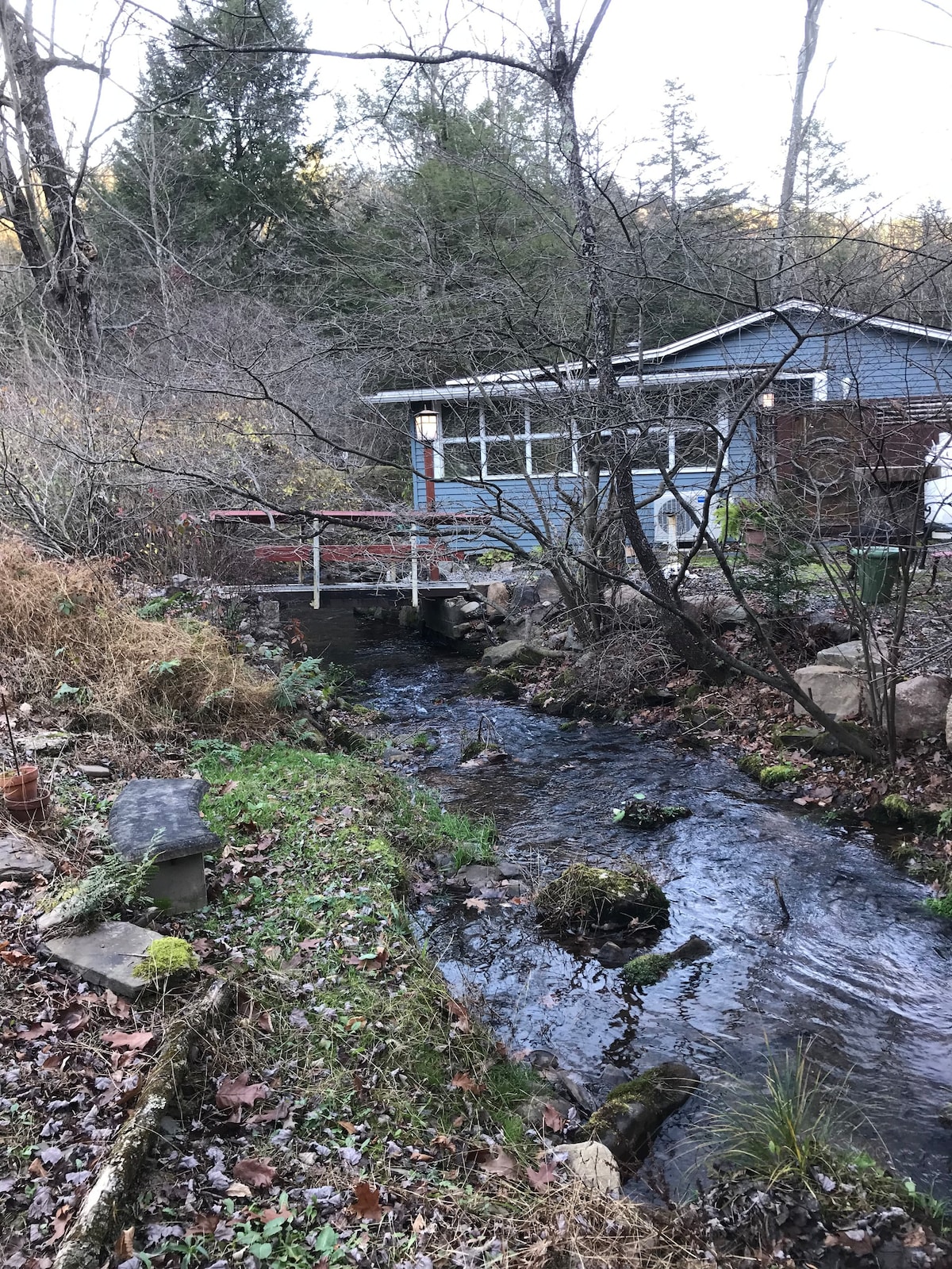 Creekside小木屋