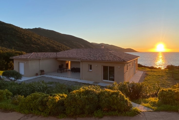 Villa vue mer avec jacuzzi et accès à une crique