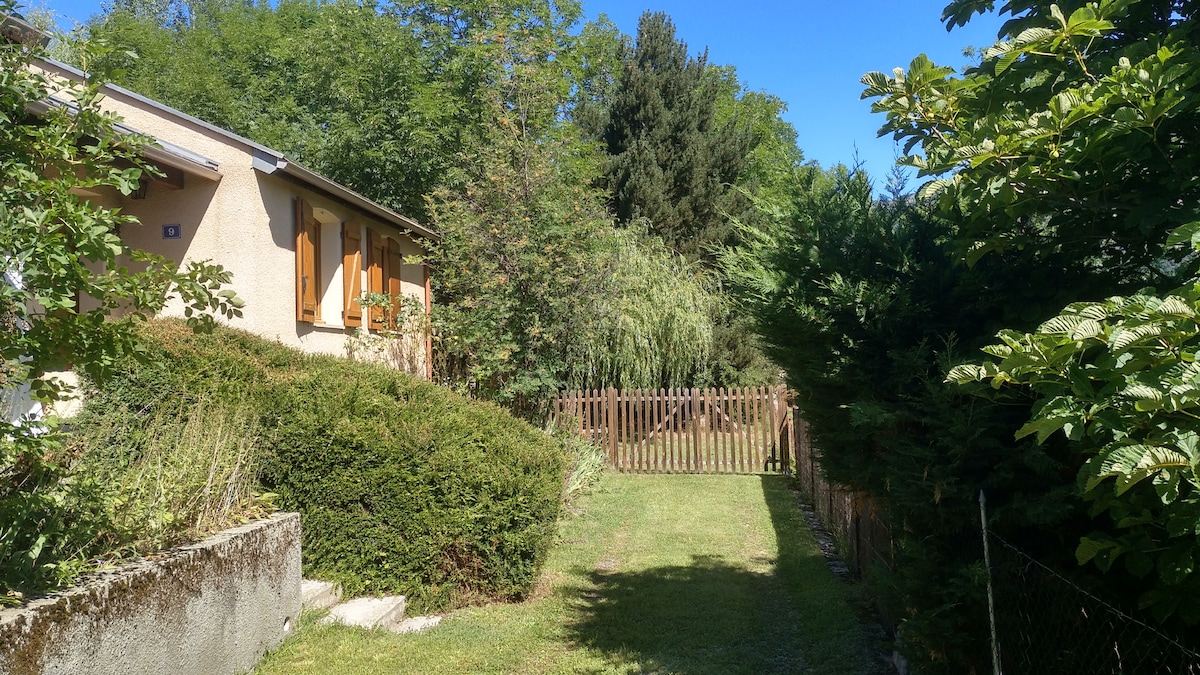 Acogedora casa con jardín privado en el Pirineo