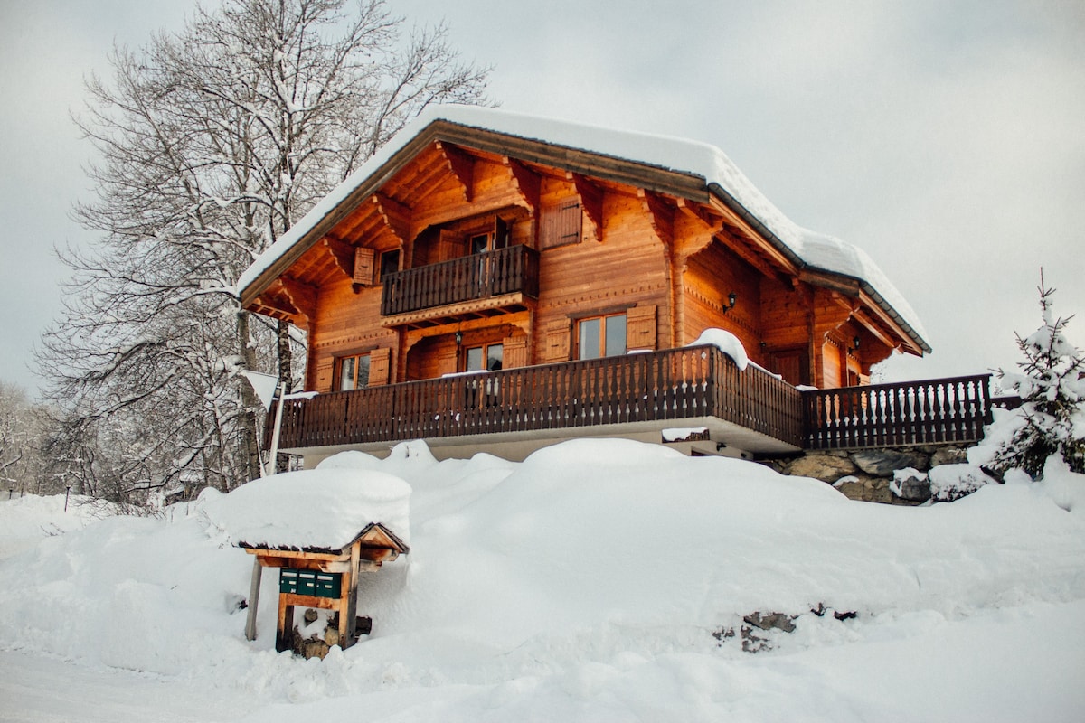 A 5-bedroom traditional alpine chalet