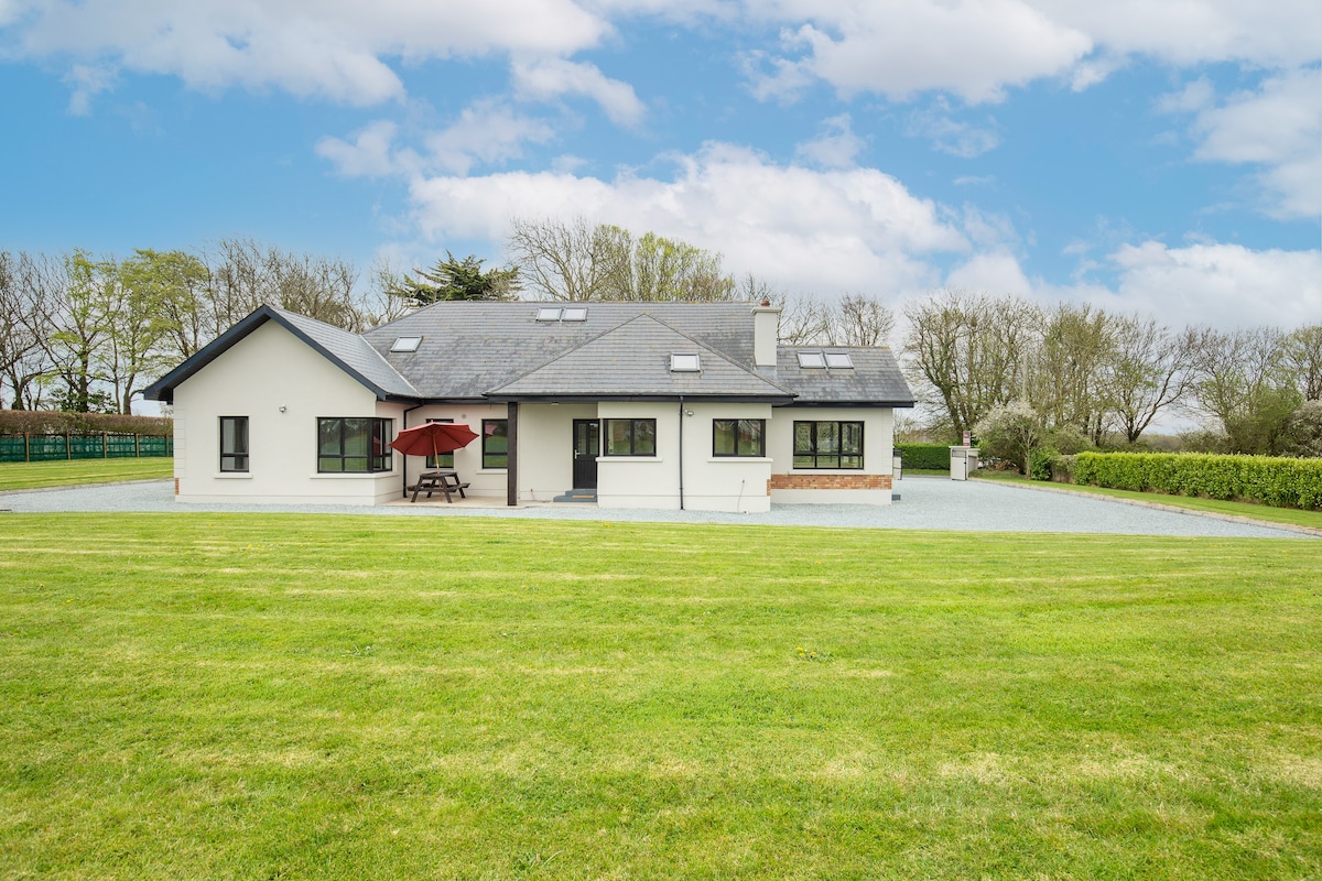 Highroad House On The Coast of Wexford Ireland