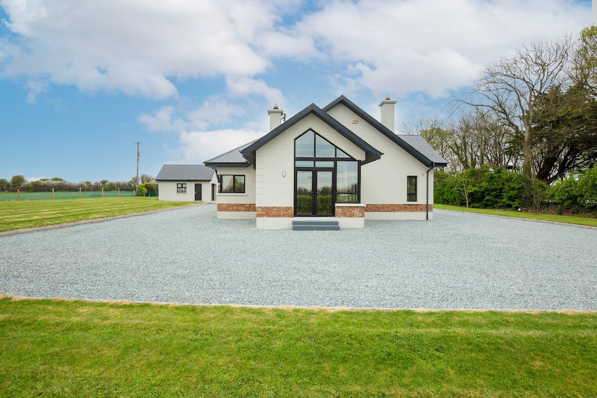 Highroad House On The Coast of Wexford Ireland