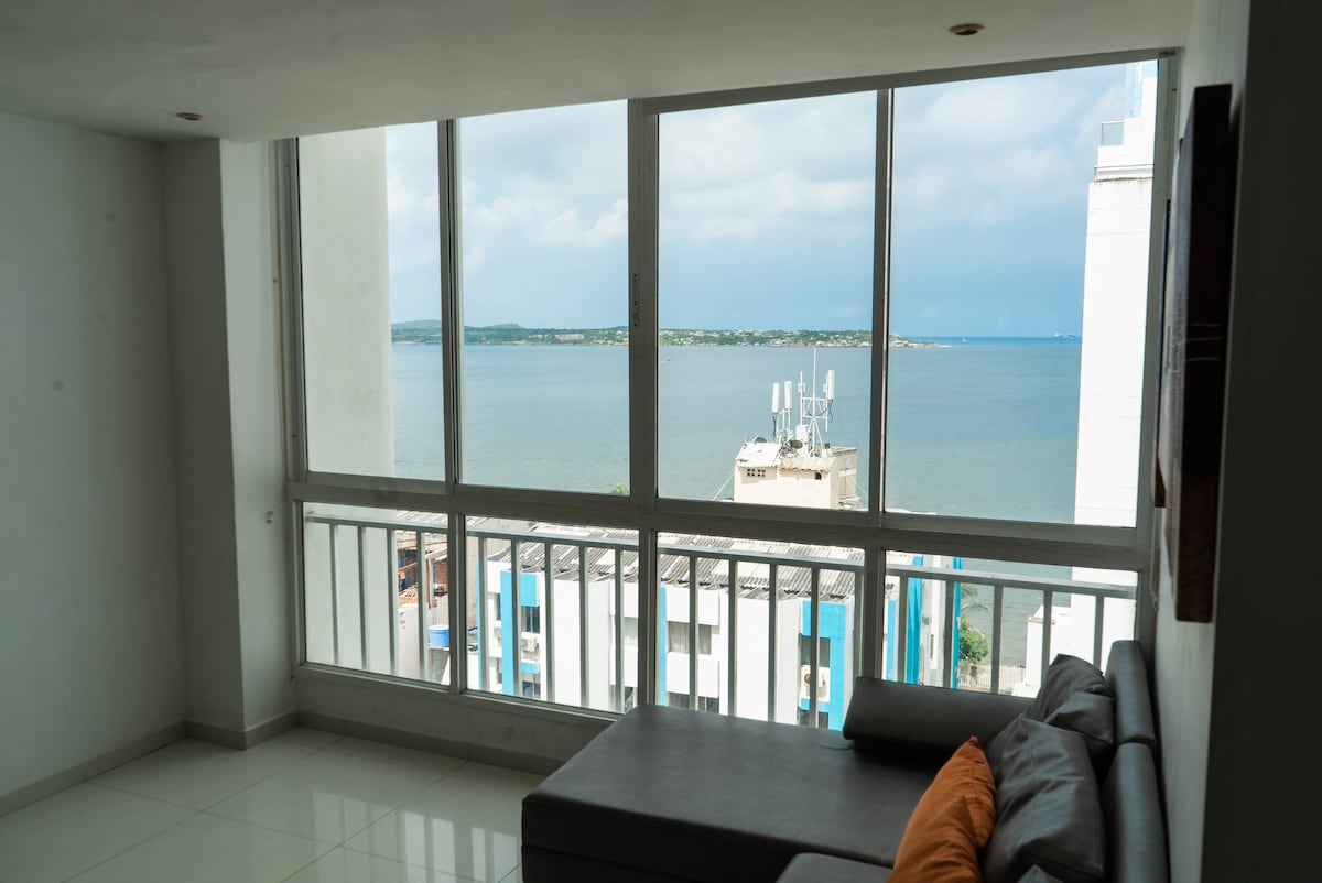 Cozy Apartment with Ocean Views in Cartagena