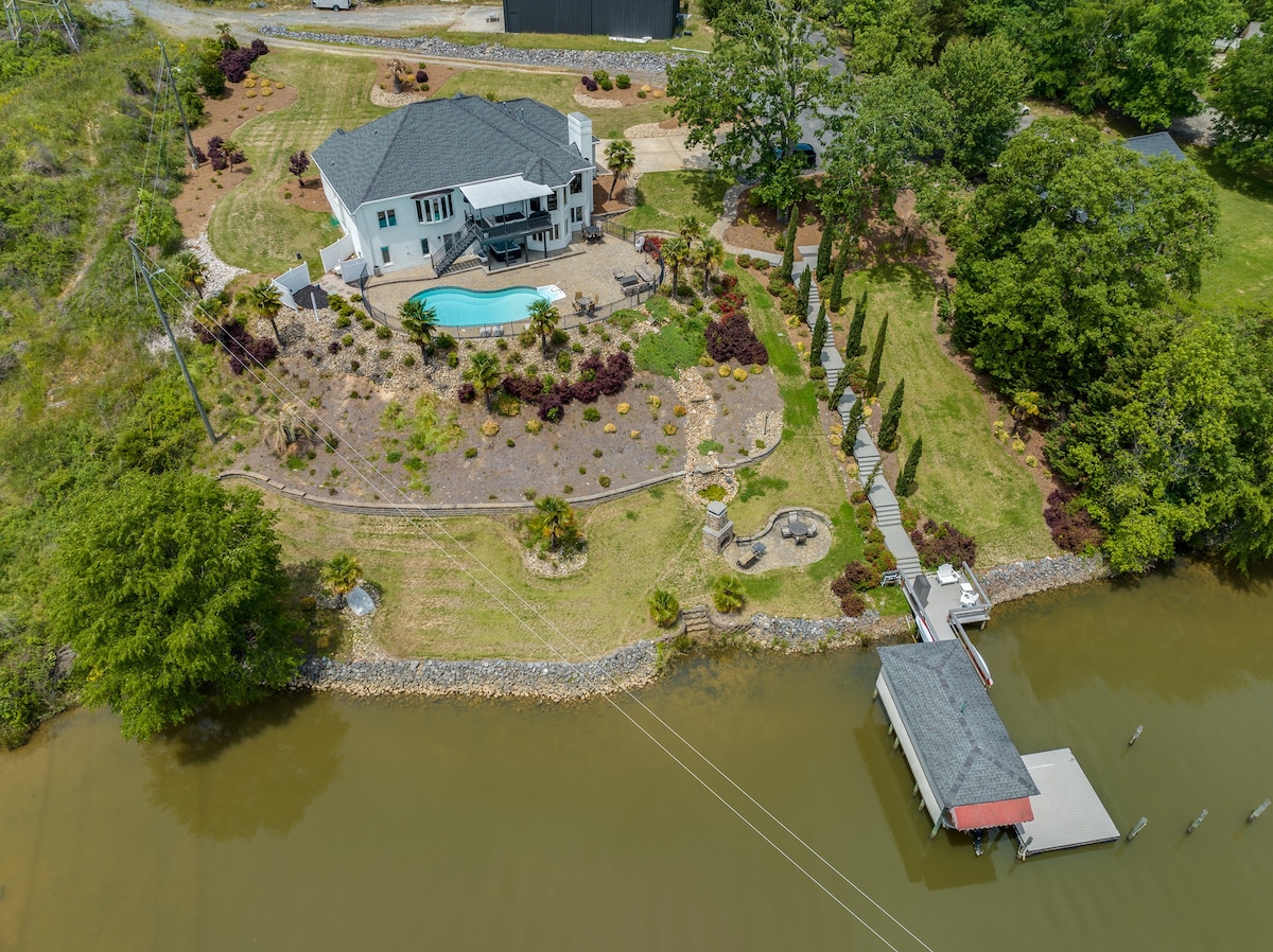 Beautiful Lake Front Home with Pool and Hot Tub