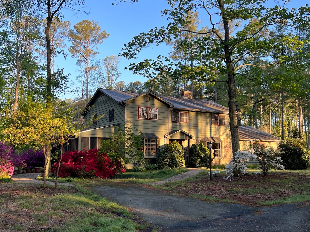 Spacious 4 BR Chapel Hill Home