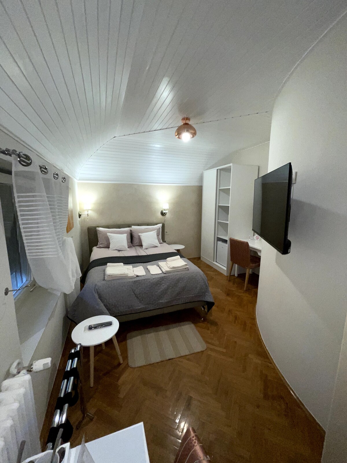 La Casa Tamaris suite with private bathroom
