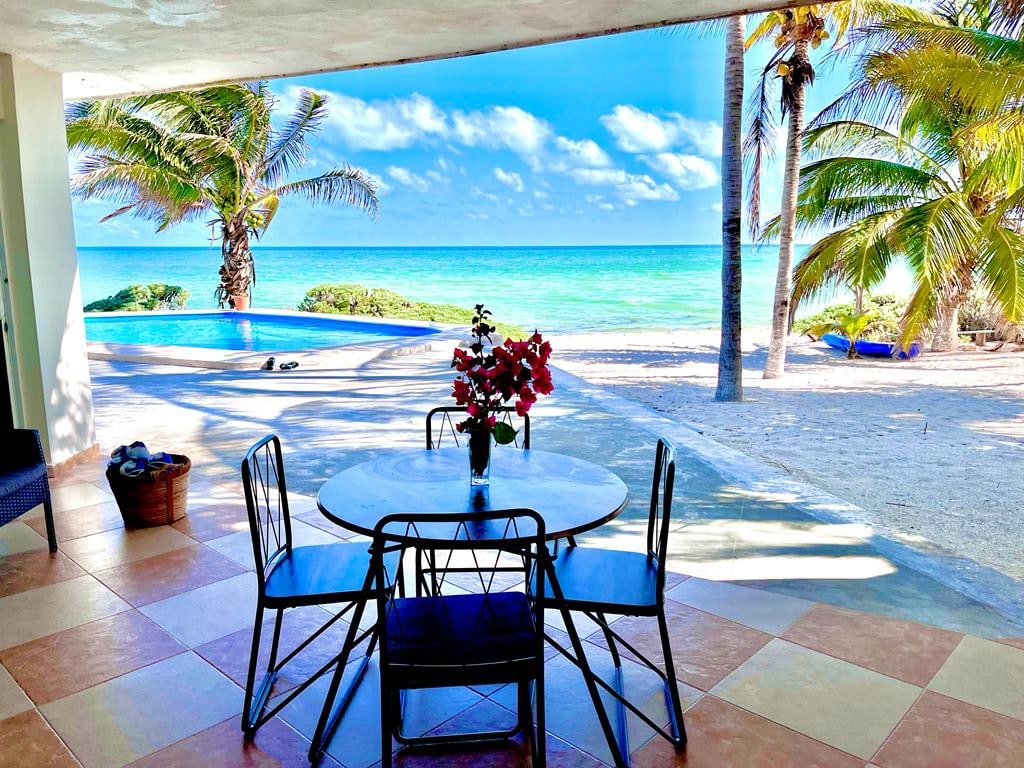 Beach Front and Spacious House in Yucatan Coast